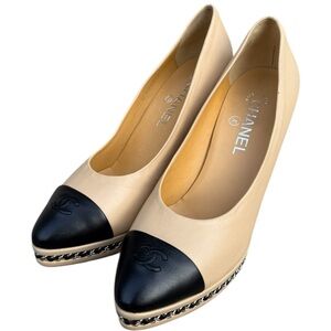 Chanel Beige/Black Leather CC Cap Toe Chain Link Platform Pumps Size 39 EU 9 US